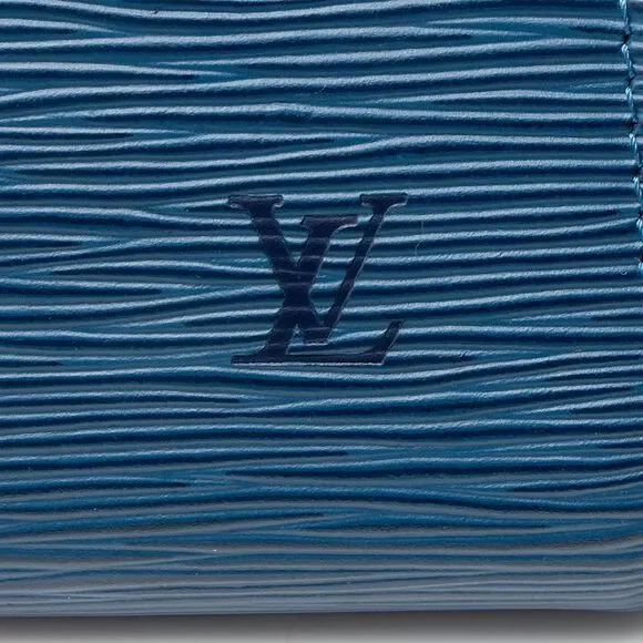 Louis Vuitton Vintage Epi Leather Pochette Accessoires - Picture 9 of 13